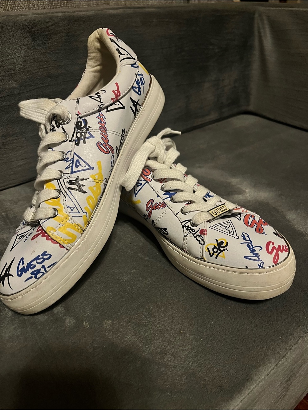 Guess White Multicolor Graffiti Signature Low-Top Sneakers